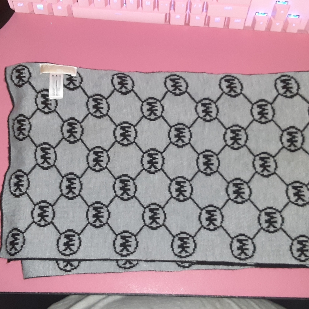 Michael Kors scarf